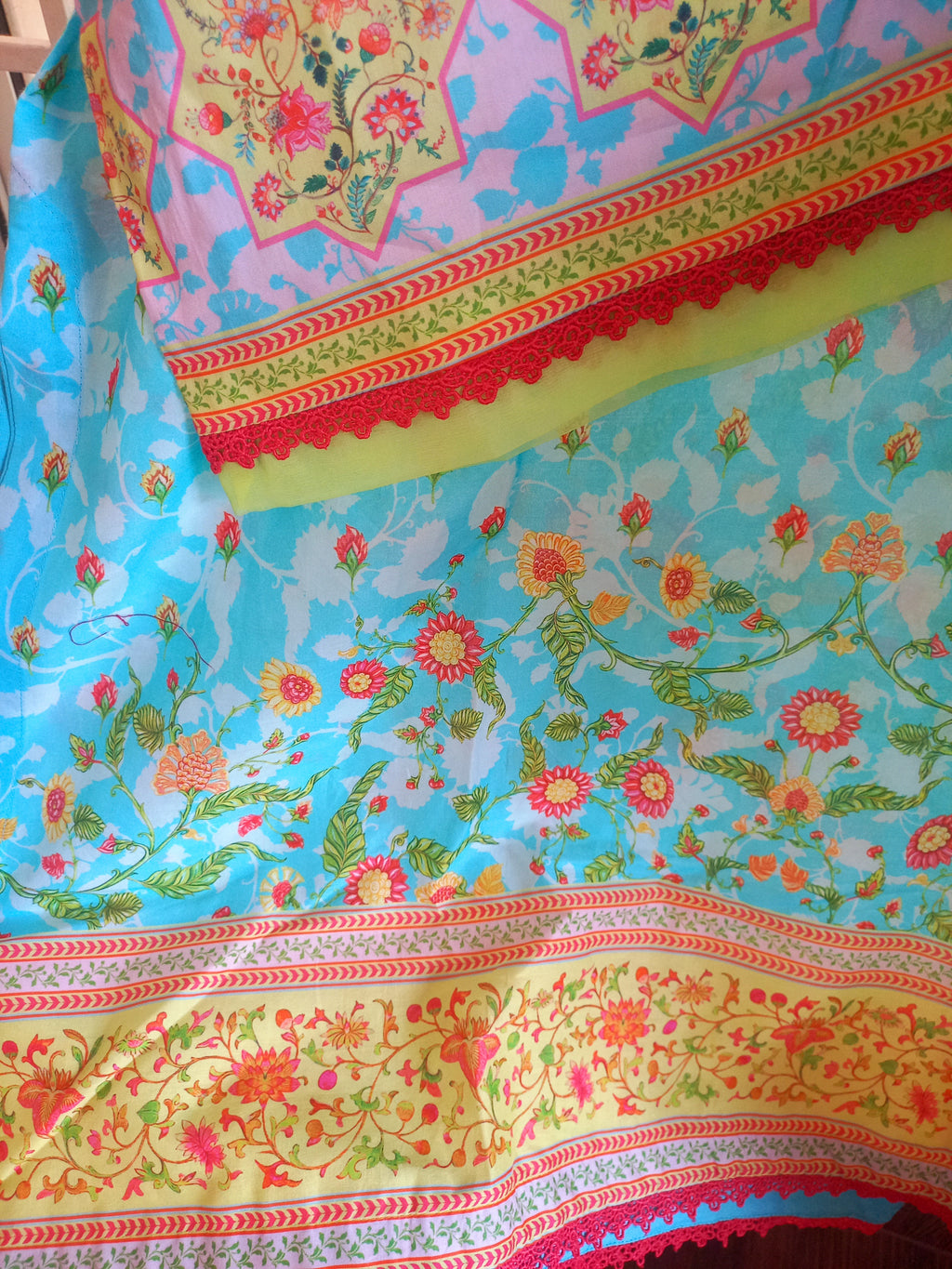 Almirah Ferozi Multi – Vibrant Printed 3PC Lawn Suit