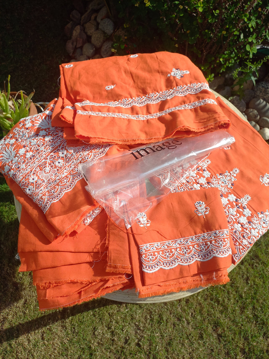3Pc Embriodred Unstitched